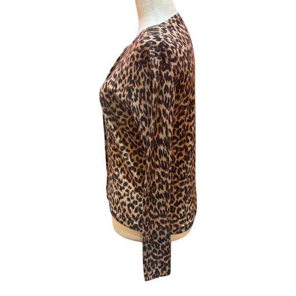 Women’s PM Petite Medium Lord & Taylor Leopard Extra Fine Merino Wool Cardigan - Picture 4 of 6